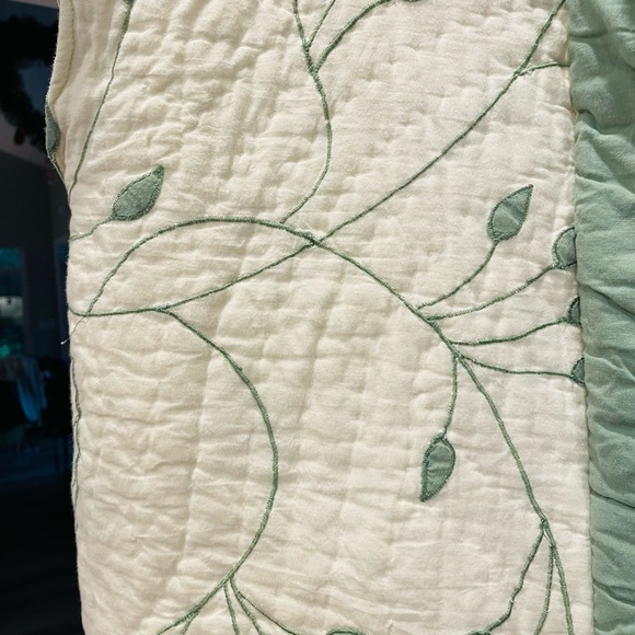 🍃 Handmade Green Quilted Vest OS - Picture 7 of 8